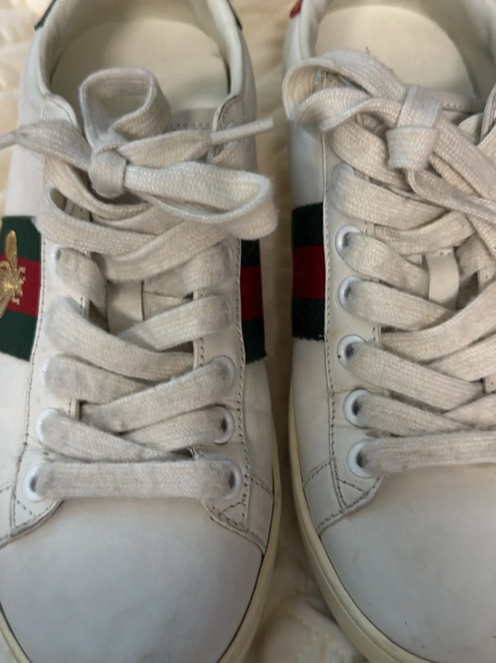 GucciWhite Leather Women's Low-Top Sneakers with Green & Red Stripe